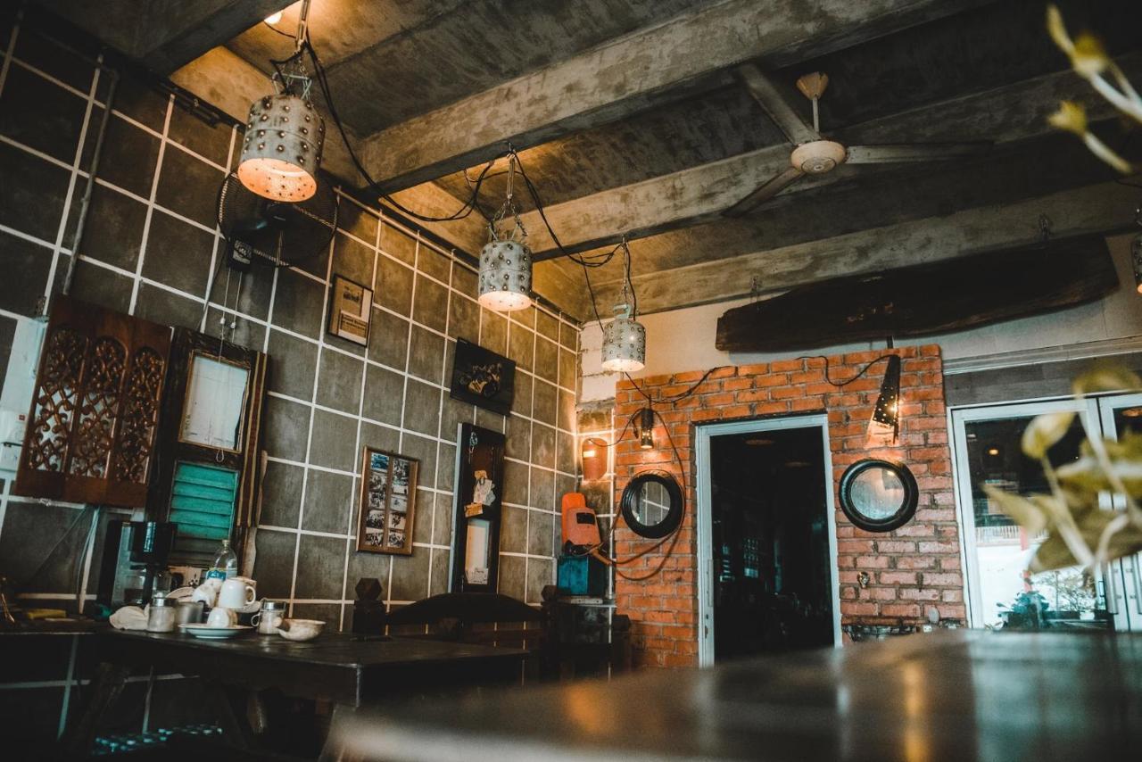 Motodorm Langkawi Hostel Kuah Ngoại thất bức ảnh